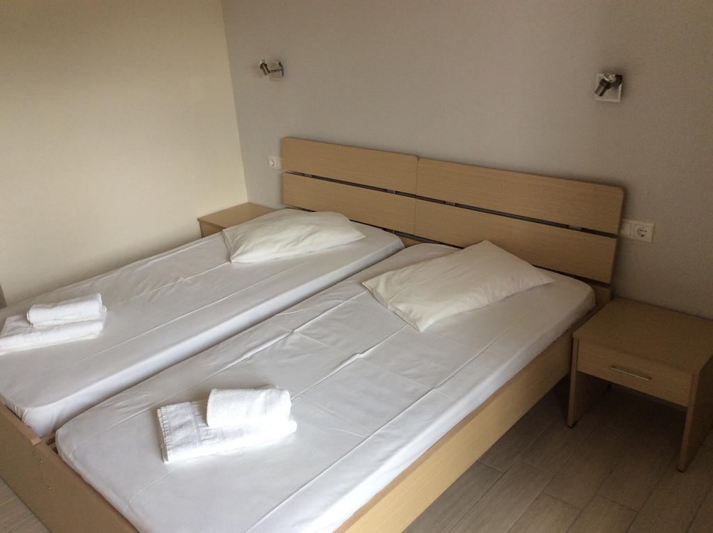Elena Rooms Плакиас Номер фото